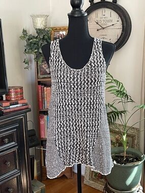 CAbi Black & White Textured Knit Scoop Neck Sweater Tank